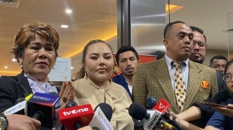 Lisa Mariana Menangis saat Jalani Tes DNA dengan Ridwan Kamil, Ada Apa?