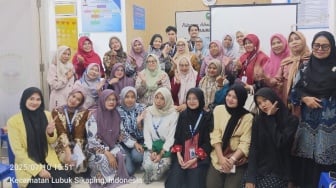 KKN Unand Edukasi Warga Lubuk Sikaping soal Tanggap Kejang Demam Anak