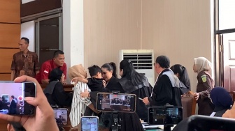 Anak Sakit Dibawa ke Sidang, Nikita Mirzani Malah Dihujat Warganet: Cari Simpati!