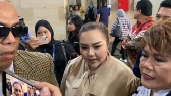 Lisa Mariana Hadiri Tes DNA di Bareskrim: Semoga Tidak Direkayasa!
