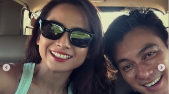 Diterpa Isu Cerai, Acha Septriasa Pamer Kedekatan dengan Baim Wong di Dalam Mobil Lawas