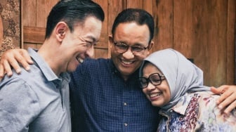Momen Hangat Anies dan Tom Lembong Curi Perhatian : Didoakan jadi Pasangan Presiden - Wapres