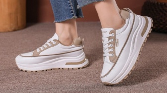 Upgrade OOTD Kamu dengan 5 Sneakers Korea Style yang Super Stylish