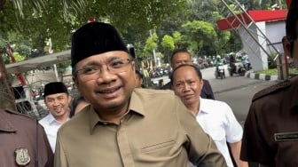 2 Eks Menteri Jokowi Diperiksa KPK: Gus Yaqut Datang Sendiri, Nadiem Makarim Dikawal Hotman Paris