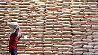 Bulog Capai 92,79% Target Serapan Gabah, Stok Beras Aman