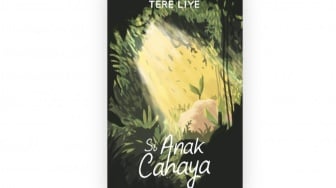 Ulasan Novel Si Anak Cahaya: Sosok Ibu Adalah Seorang Anak Juga