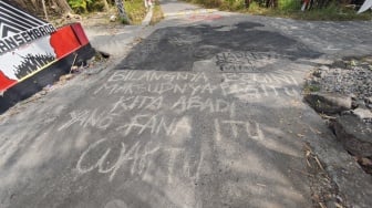 Mural One Piece Dihapus, Pemuda Sleman Lawan dengan Pesan Menohok: Kebenaran Akan Terus Hidup!