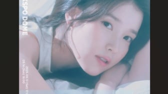 Akhirnya! IU Kembali Sapa Penggemar Lewat Fan Meet Offiline Bertajuk "Bye, Summer"