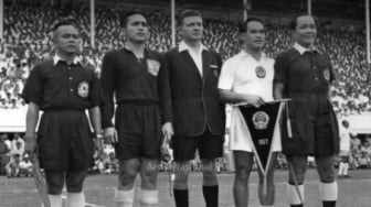 Kilas Balik Kejayaan PSSI Pasca Proklamasi:  Andi Ramang Bungkam China di Ikada