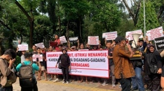 Merasa Dirugikan, Pedagang Pasar Barito Gelar Demo Tolak Relokasi Imbas Taman Bendera Pusaka