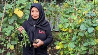 Ketua Kelompok Mekaar Jadi Penggerak Pemberdayaan di Kampung Madani PNM