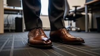 5 Rekomendasi Sepatu Kerja untuk Pria Terbaik 2025