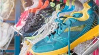 Ubah 50 Ribu Jadi Nike Original? Bongkar Rahasia & Peta Harta Karun Sepatu Thrift 2025