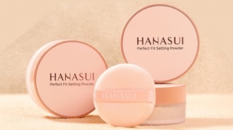 Berapa Harga Bedak Tabur Hanasui? Ini Rekomendasi Shade Buat Kamu