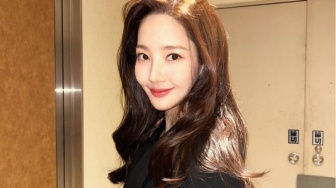 Mau Tampil Lebih Anggun? Ini 4 Ide Outfit Dress ala Park Min Young