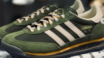 Selamat Tinggal Samba? 5 Alasan Kenapa Semua Mata Tertuju ke Adidas SL72