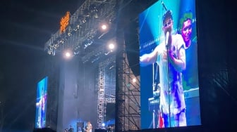 Kangen Band Cover Sheila On 7 di Pestapora 2025: Grogi tapi Pecah!