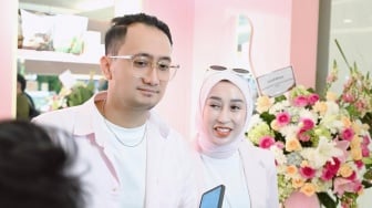 Buktikan Eksistensi Sebagai Dokter Kecantikan, Reza Gladys Lakukan Gebrakan di Pusat Kota Jakarta