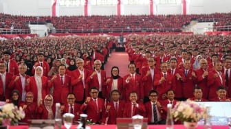 Unhas Sambut 10.418 Mahasiswa Baru Lewat PKKMB 2025