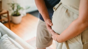 7 Larangan Ibu Hamil, Minum Alkohol hingga Makanan Olahan!