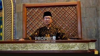 Dari Atas Mimbar Jumat Masjid UGM, Prof Suryono Beberkan Fakta Ijazah Jokowi