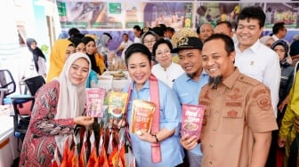 Gubernur Sulsel Dampingi Titiek Soeharto Kunker di BPPMHKP Makassar