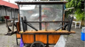 Dendam Karena Omongan, Pedagang Siomay Sewa Pikap Curi Gerobak Saingannya di Palembang