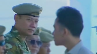 Momen Gibran Tak Salami AHY Disorot, Publik Bandingkan IPK: Cumlaude vs 2,3