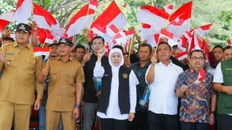 Khofifah Beri Bantuan Khusus Nelayan Pacitan, Optimistis Sejahterakan Nelayan di Seluruh Jawa Timur
