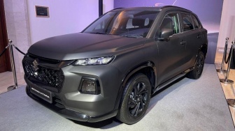 Suzuki Grand Vitara Tampil Sangar dengan Balutan Warna Serba Hitam