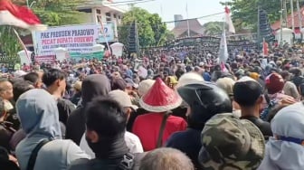 Pati Bergejolak! Massa Penuhi 'Undangan' Bupati Sudewo, Gelar Demo Akbar Tuntut Pencabutan Mandat