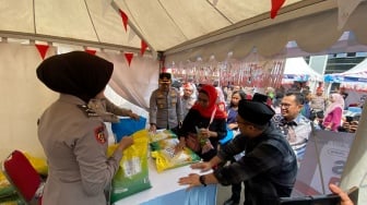 Polres Bogor Gelar Pangan Murah 5 Hari, Beras 5 Kg Cuma Rp55 Ribu, Ada Sayuran Gratis Pula!