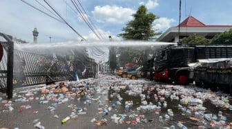 BREAKING NEWS! Demo Pati Ricuh, Satu Wartawan Dikabarkan Meninggal Dunia