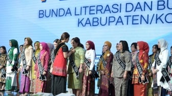 Kukuhkan Bunda Literasi dan Bunda PAUD Sumut, Gubernur Bobby Tekankan Pentingnya Peran Orang Tua