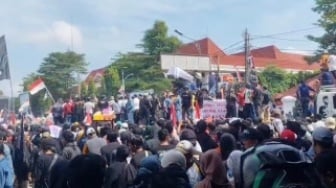 CEK FAKTA: Benarkah 3 Orang Tewas Saat Demo Bupati Pati Ricuh?