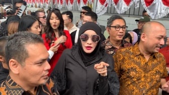 Doktif Pakai Busana Ini di Sidang Nikita Mirzani, Rancangannya Diduga Dijiplak Shella Saukia