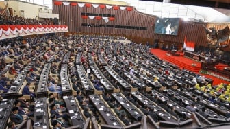 Suasana saat Presiden Prabowo Subianto menyampaikan pidato dalam Sidang Tahunan MPR RI dan Sidang Bersama DPR-DPD RI Tahun 2025 di Gedung Nusantara, Kompleks Parlemen, Jakarta, Jumat (15/8/2025). [ANTARAFOTO/Dhemas Reviyanto/app/rwa]