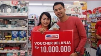 Kisah di Balik Voucher Rp10 Juta, Raffi Ahmad Kenang Momen Pengubah Hidup Mpok Alpa