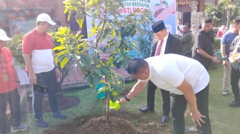 Kado Ultah ke-40 Bupati Bogor: 25.000 Pohon Ditanam ASN