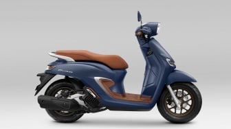 Bukan Biru Biasa! Warna Baru Honda Stylo 160 Ini Fix Bikin Kamu Jadi Sultan di Jalan