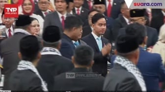 Jadi Sorotan, Gibran Mendadak Ubah Warna Dasi Hadiri Sidang Tahunan MPR, Dari Merah ke Biru Ada Apa?