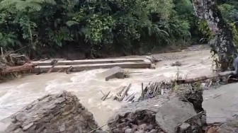 Jembatan di Pasaman Putus Dihantam Arus Sungai, Ratusan Warga Terisolasi