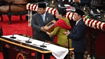 Momen Prabowo Buka Pengantar RUU APBN 2026