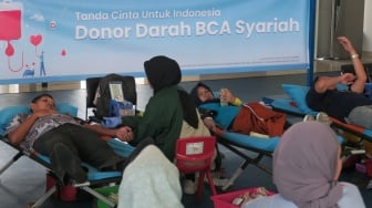 BCA Syariah Gelar Donor Darah Karyawan Sambut HUT ke-80 Republik Indonesia