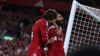 Liverpool Menang 4-2, Carragher Bongkor Borok The Reds: Gelar Juara Bisa Melayang
