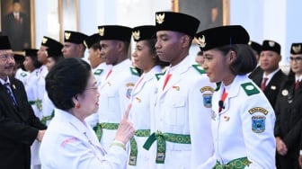 Di Hadapan Megawati, 76 Putra-Putri Terbaik Bangsa Dikukuhkan Jadi Paskibraka di Istana Negara