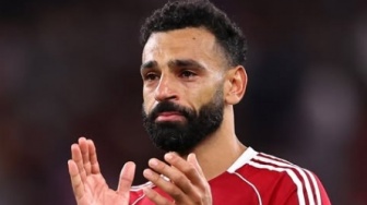 Air Mata Mohamed Salah Pecah Saat Anfield Mengenang Diogo Jota