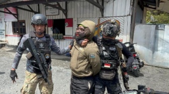 Tembak Mati Polisi, Pentolan OPM Konara Enumbi Terduga Pembunuh Brigadir Ronald Enok Ditangkap!