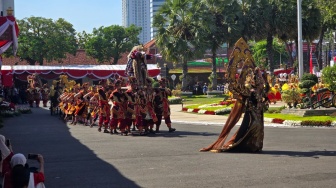 Gelar Upacara HUT ke-80 RI di Grahadi, Pemprov Jatim Pecahkan Dua Rekor Dunia MURI