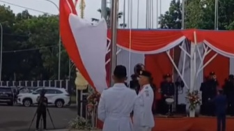 Mencekam di Gelora Sriwijaya Palembang! Tali Bendera Gagal Terikat, Merah Putih Nyaris Jatuh